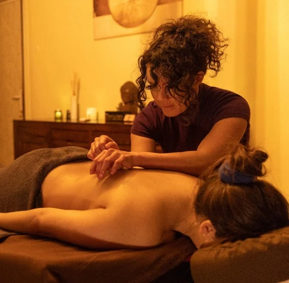 Massages bien-être avec Caroline votre experte, Toulon, France